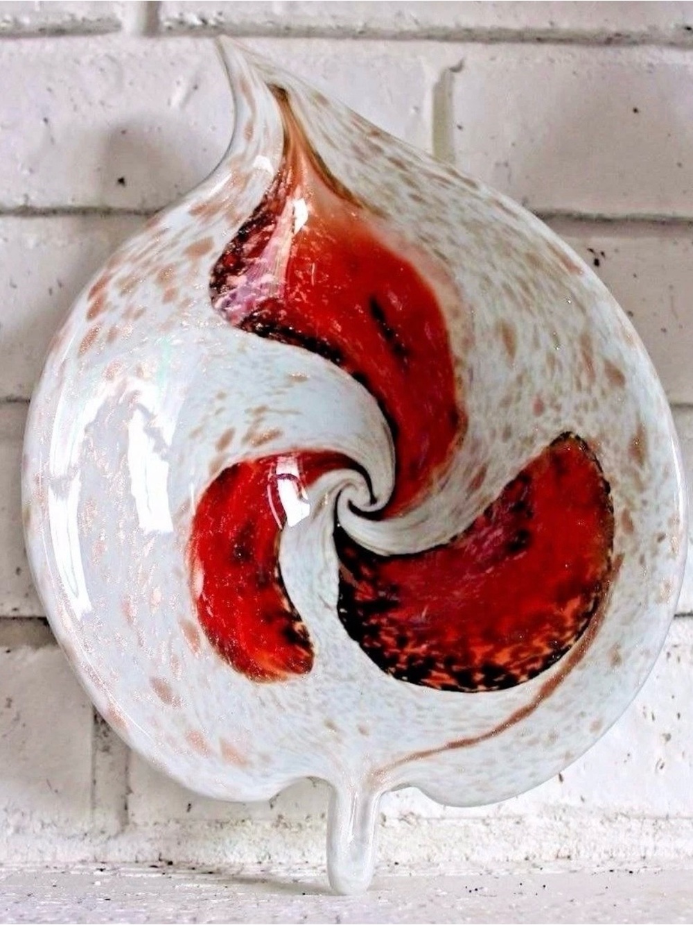 MCM Fratelli Toso Ruby Gold Aventurine Glass Leaf Bowl Murano Italy